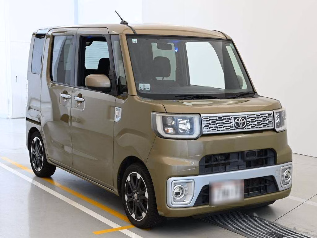 TOYOTA PIXIS MEGA