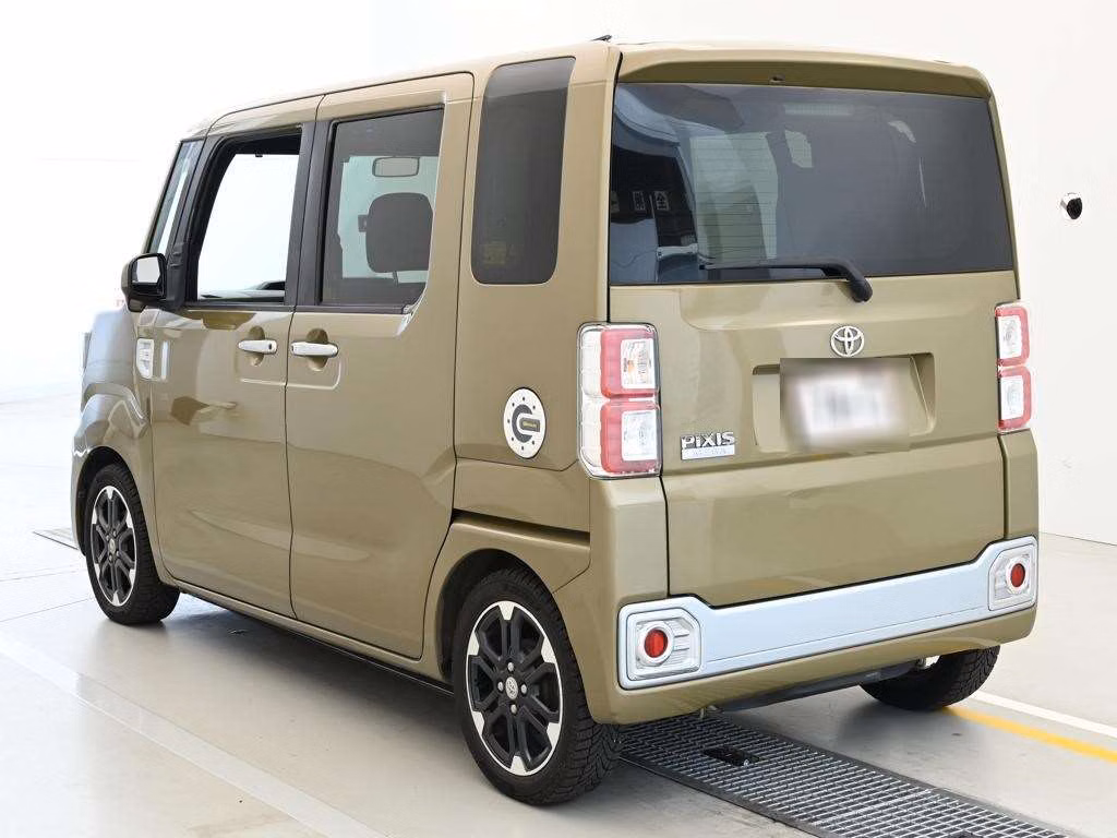 TOYOTA PIXIS MEGA