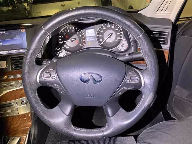 NISSAN FUGA