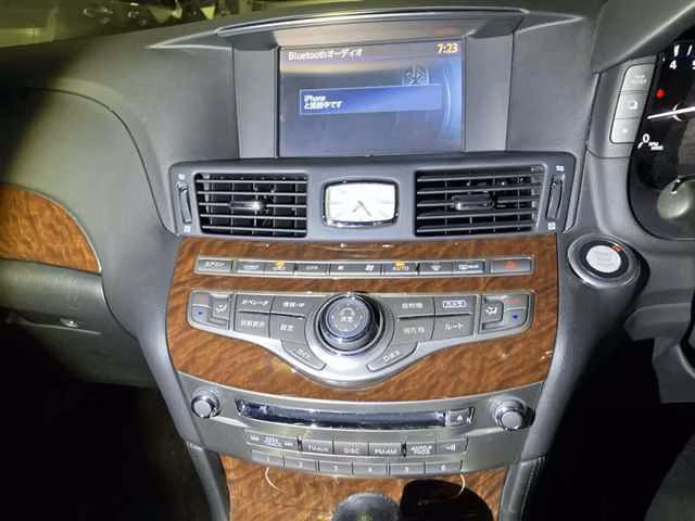 NISSAN FUGA