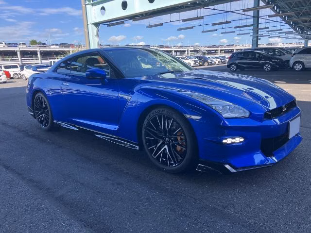Nissan GT-R