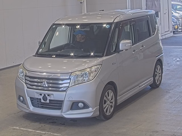 MITSUBISHI DELICA D:2