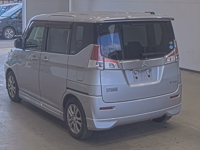MITSUBISHI DELICA D:2