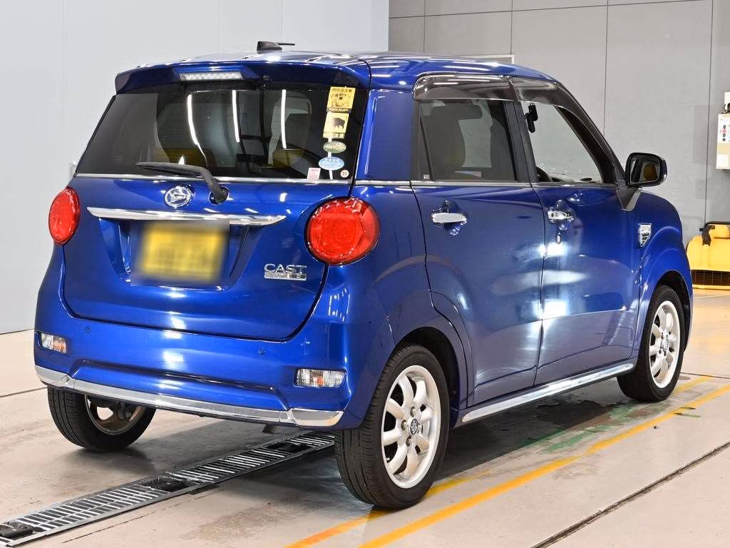 DAIHATSU CAST