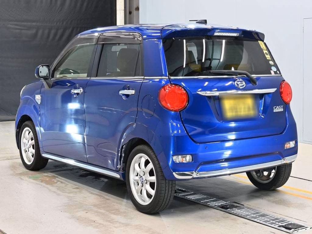 DAIHATSU CAST