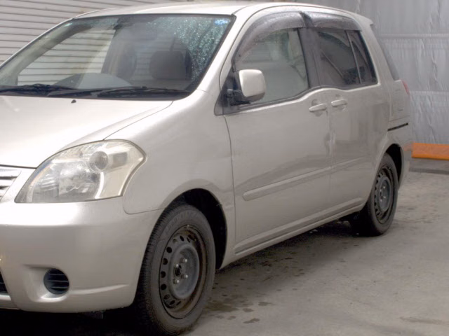 TOYOTA RAUM