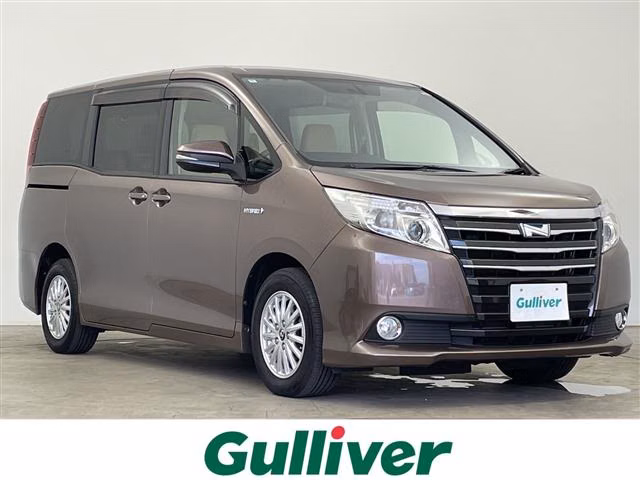 TOYOTA NOAH