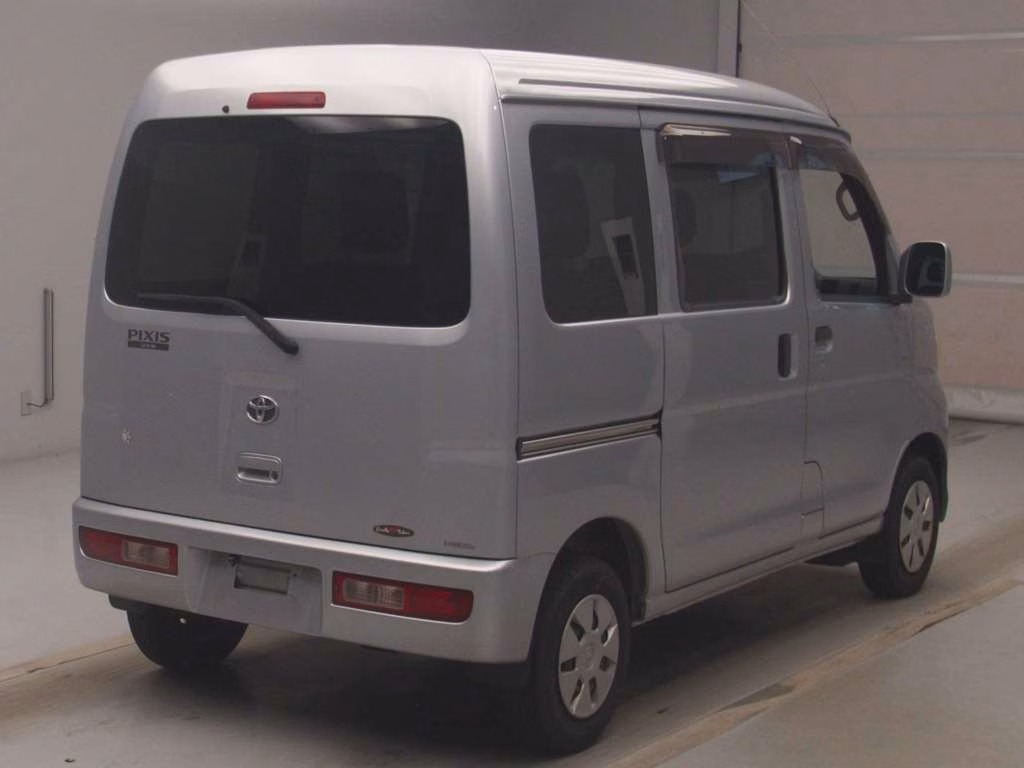 TOYOTA PIXIS VAN
