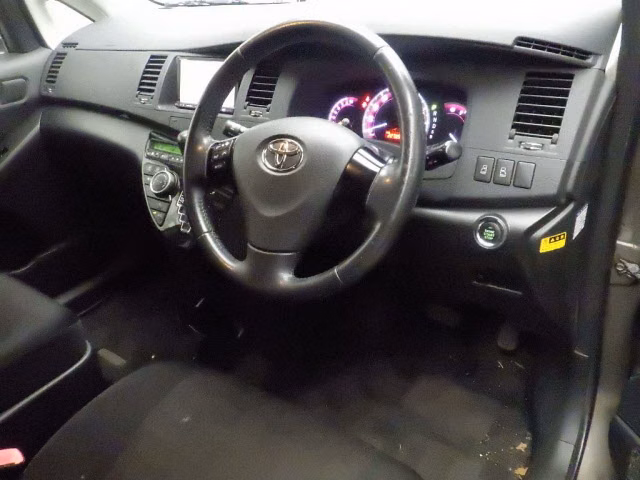 TOYOTA ISIS