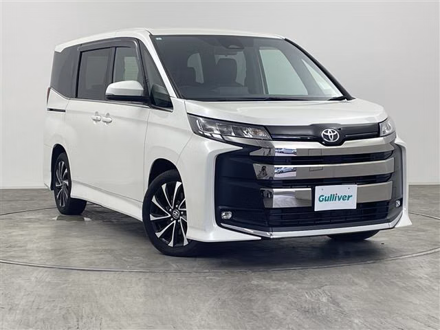TOYOTA NOAH