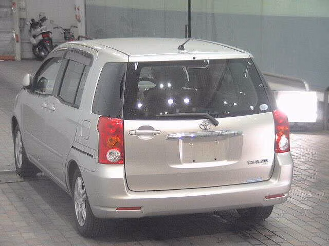 TOYOTA RAUM