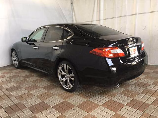 NISSAN FUGA