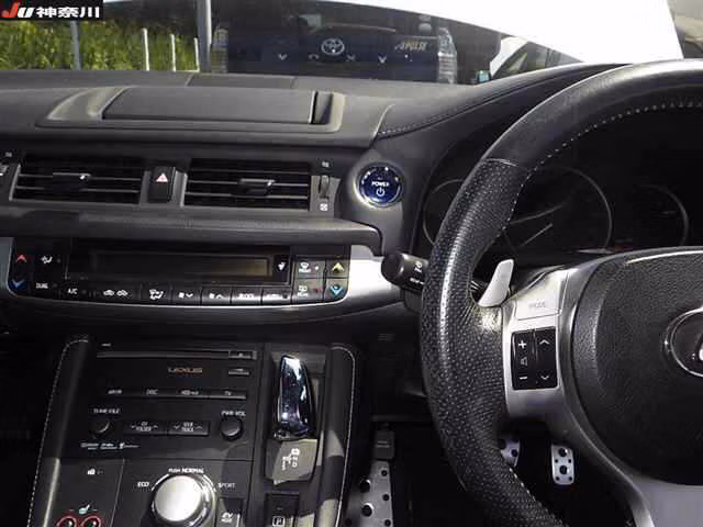LEXUS CT200H
