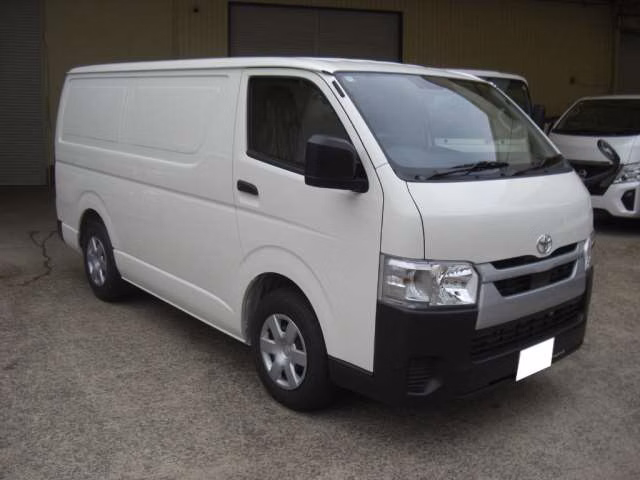 TOYOTA REGIUS ACE