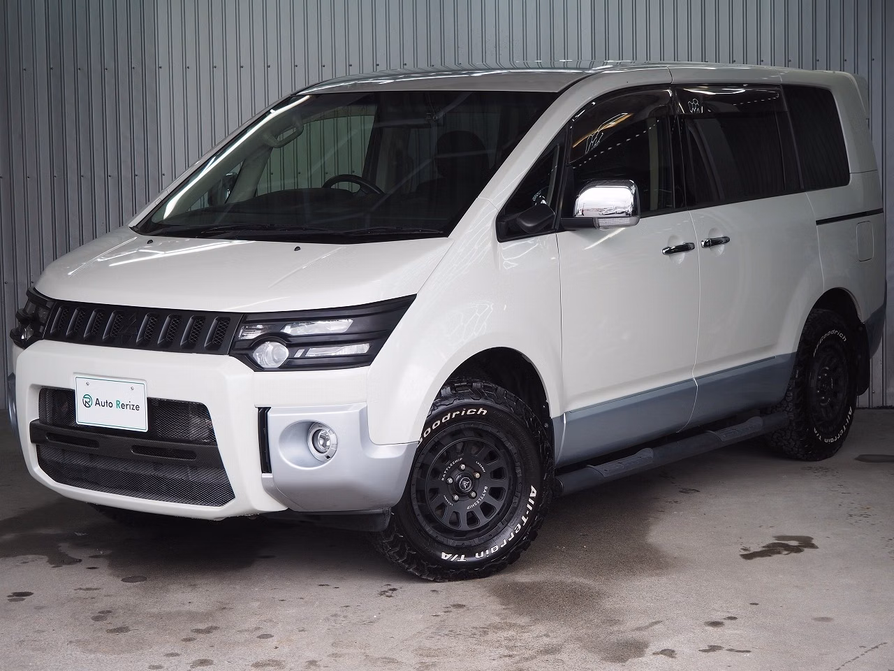 MITSUBISHI DELICA D:5