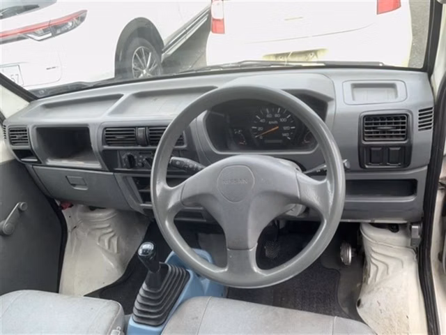 NISSAN CLIPPER