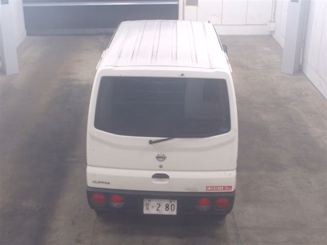 NISSAN CLIPPER