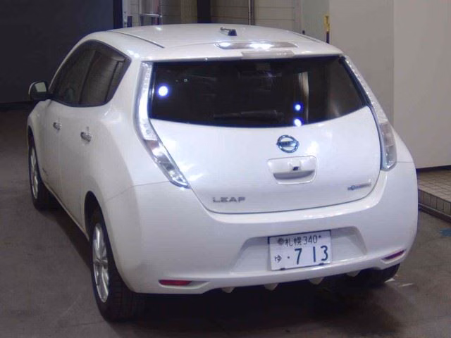 NISSAN LEAF