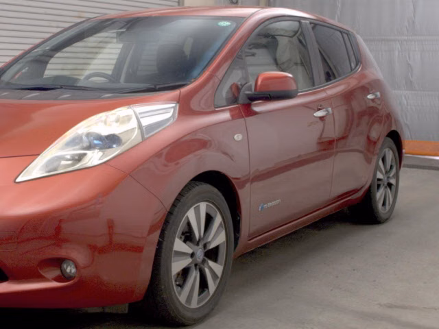 NISSAN LEAF