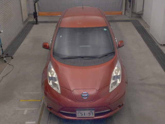 NISSAN LEAF