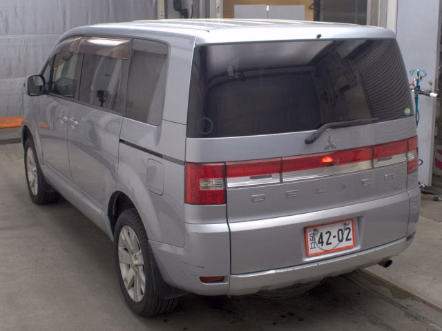 MITSUBISHI DELICA D:5