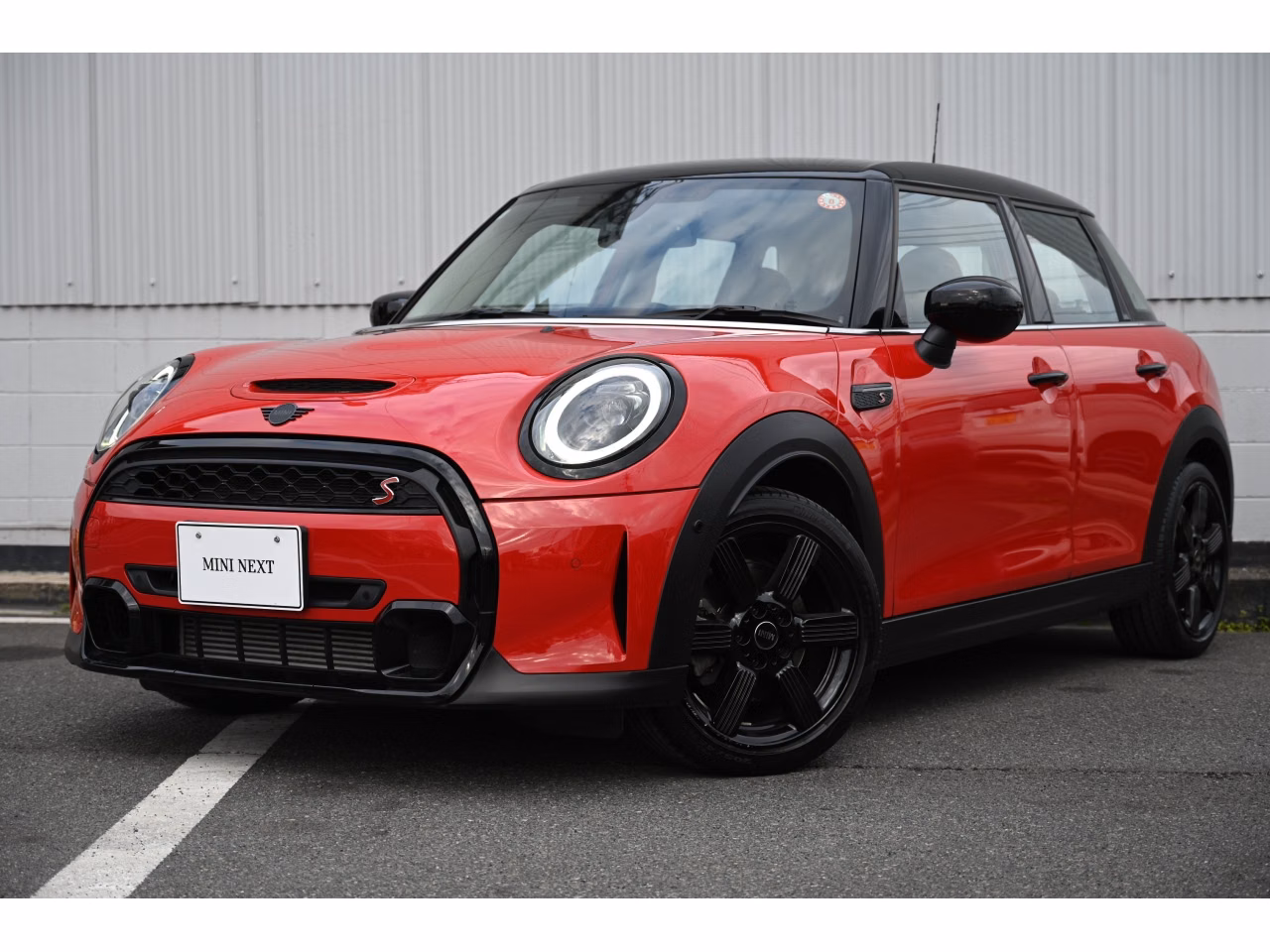MINI HATCH