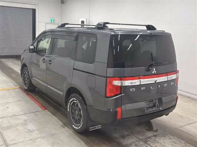 MITSUBISHI DELICA D:5