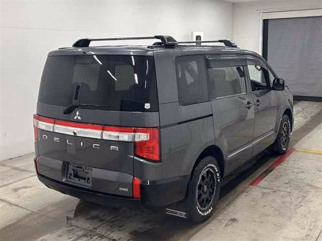 MITSUBISHI DELICA D:5
