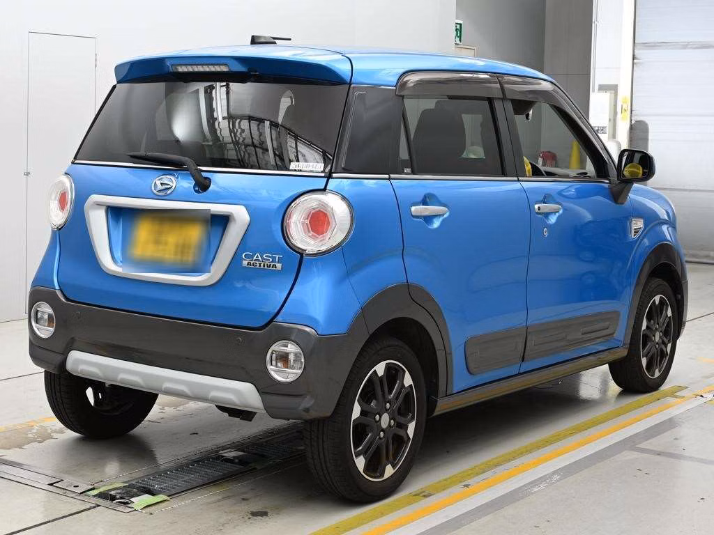 DAIHATSU CAST