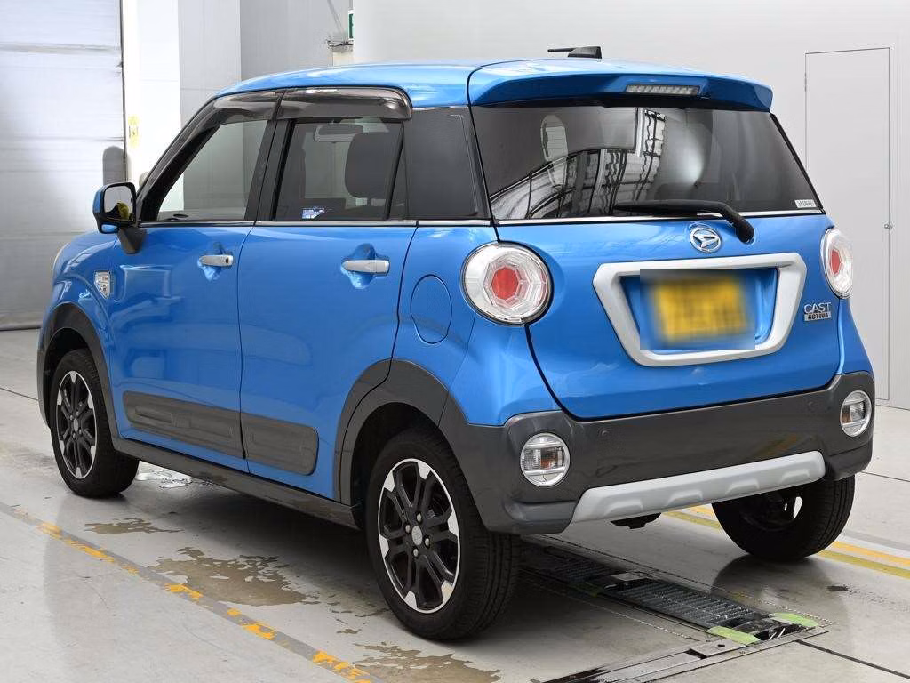 DAIHATSU CAST