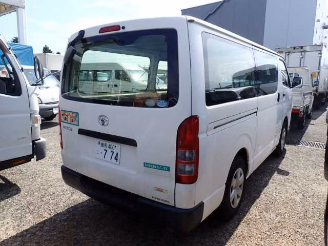 TOYOTA REGIUS ACE
