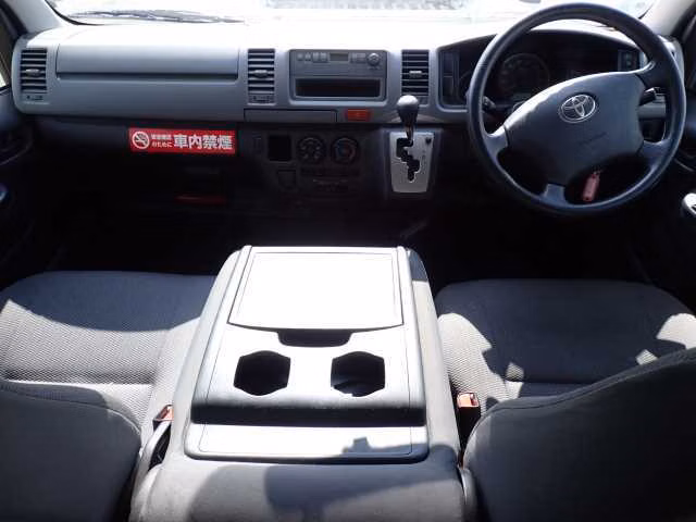 TOYOTA REGIUS ACE