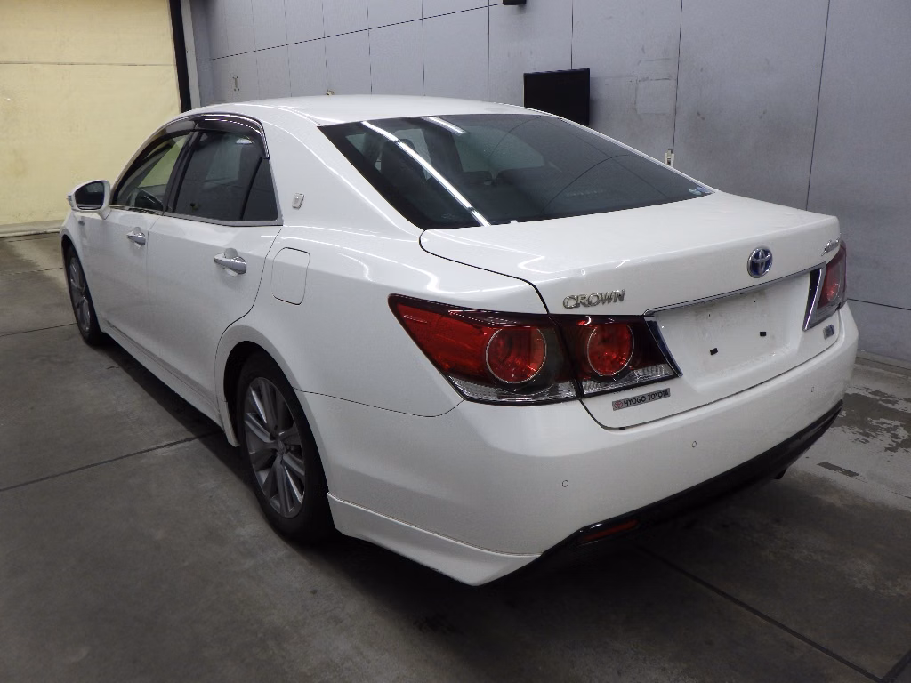 TOYOTA CROWN