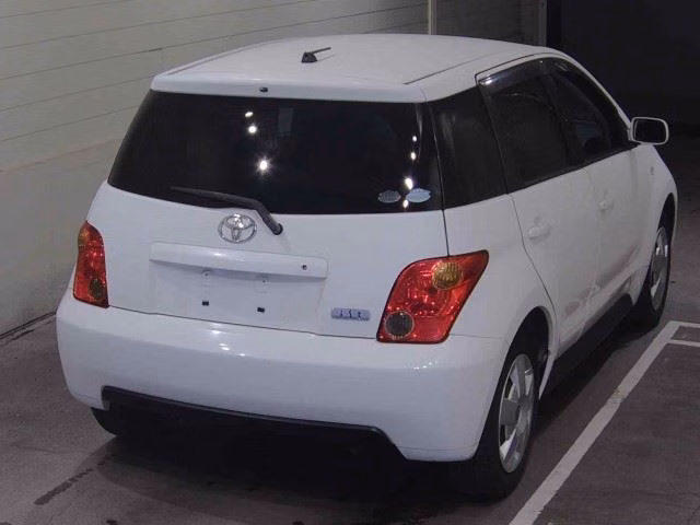 TOYOTA IST