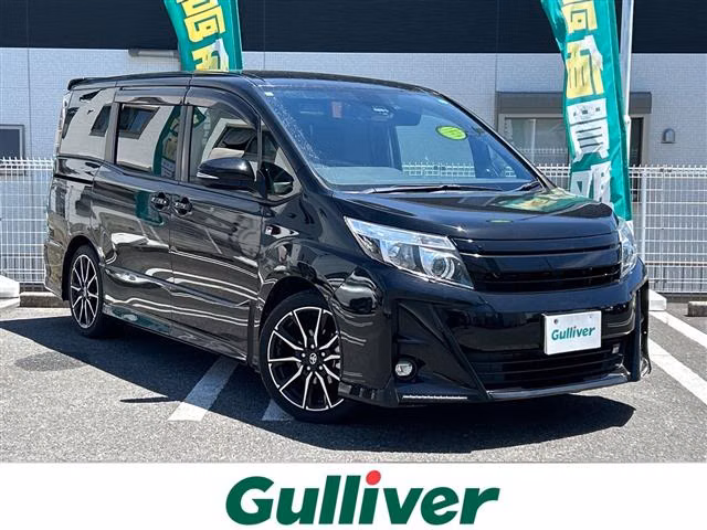 TOYOTA NOAH