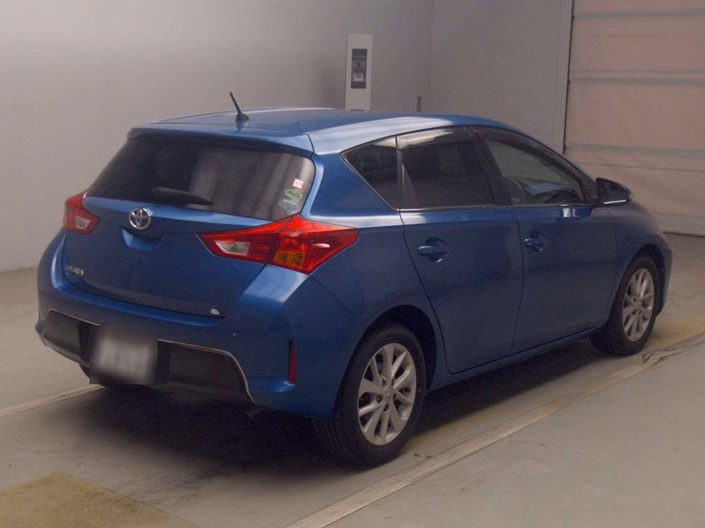 TOYOTA AURIS