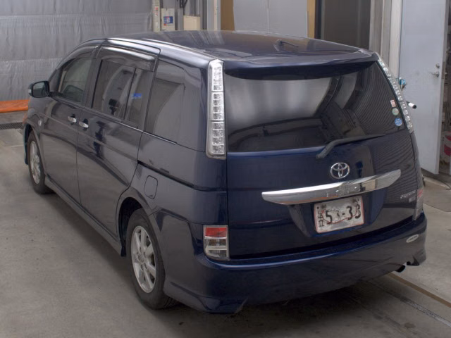 TOYOTA ISIS