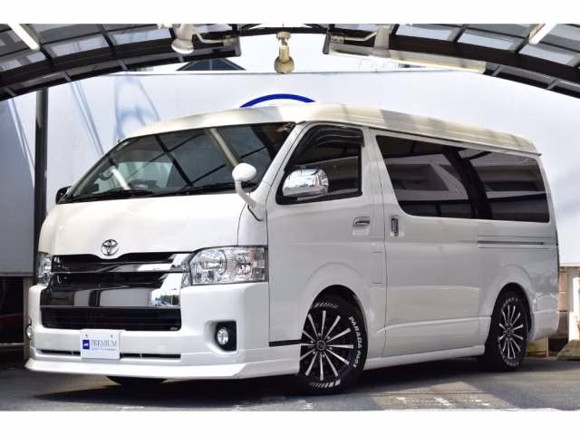 TOYOTA HIACE