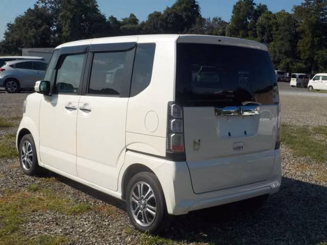HONDA N-BOX