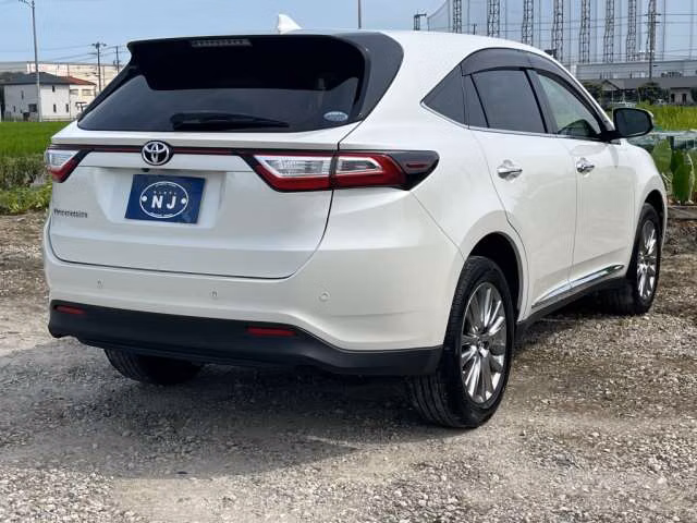 TOYOTA HARRIER