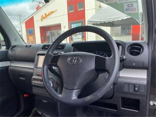 TOYOTA PIXIS SPACE