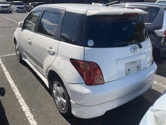 TOYOTA IST