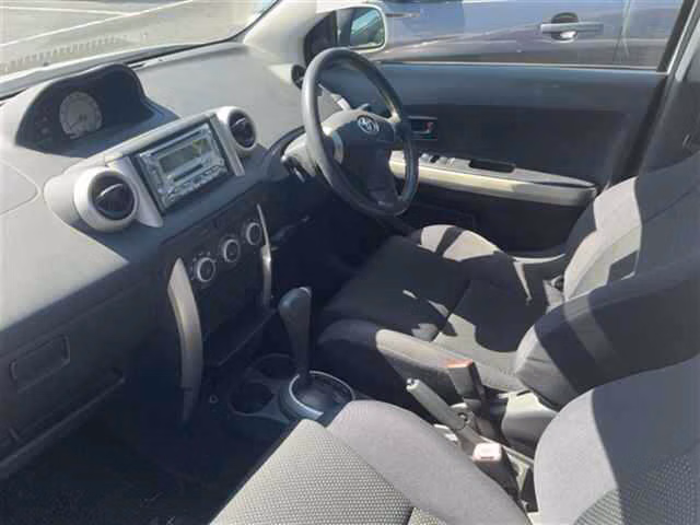 TOYOTA IST