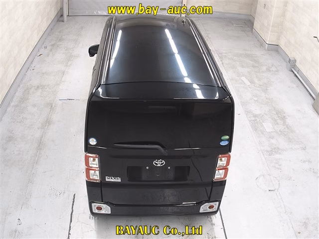 TOYOTA PIXIS MEGA