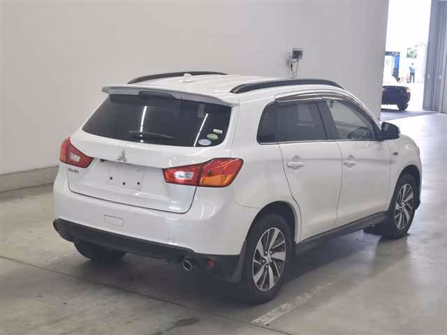 MITSUBISHI RVR