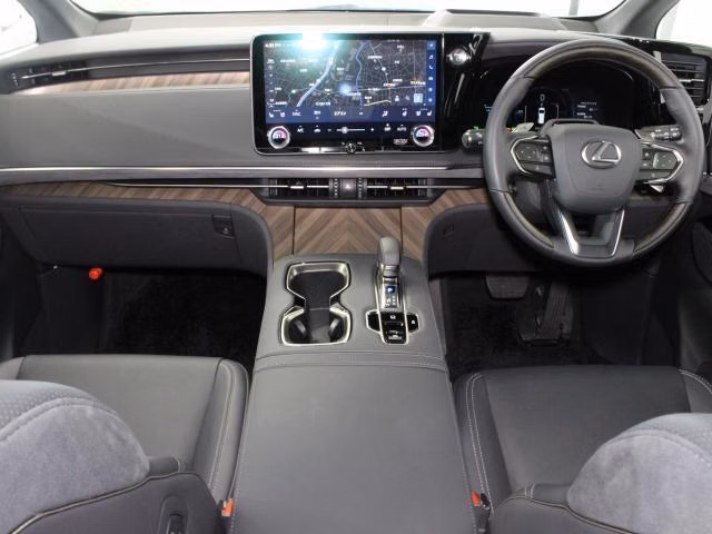 LEXUS LM500H