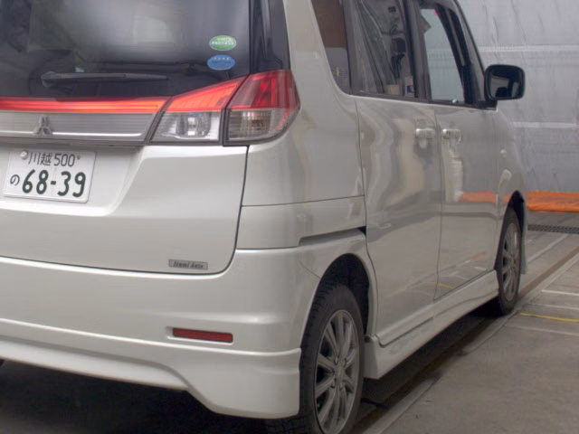 MITSUBISHI DELICA D:2