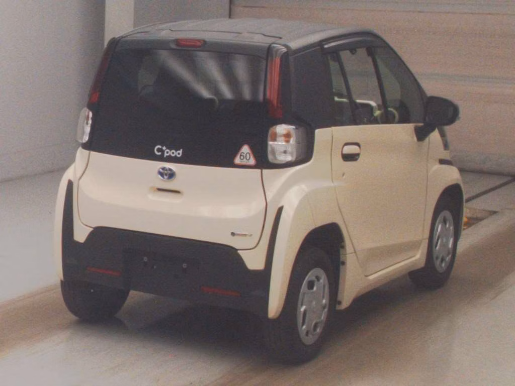 TOYOTA C+POD