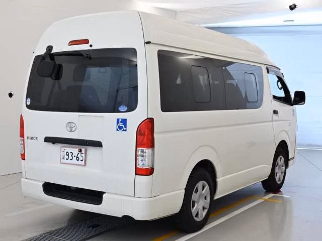 TOYOTA REGIUS ACE