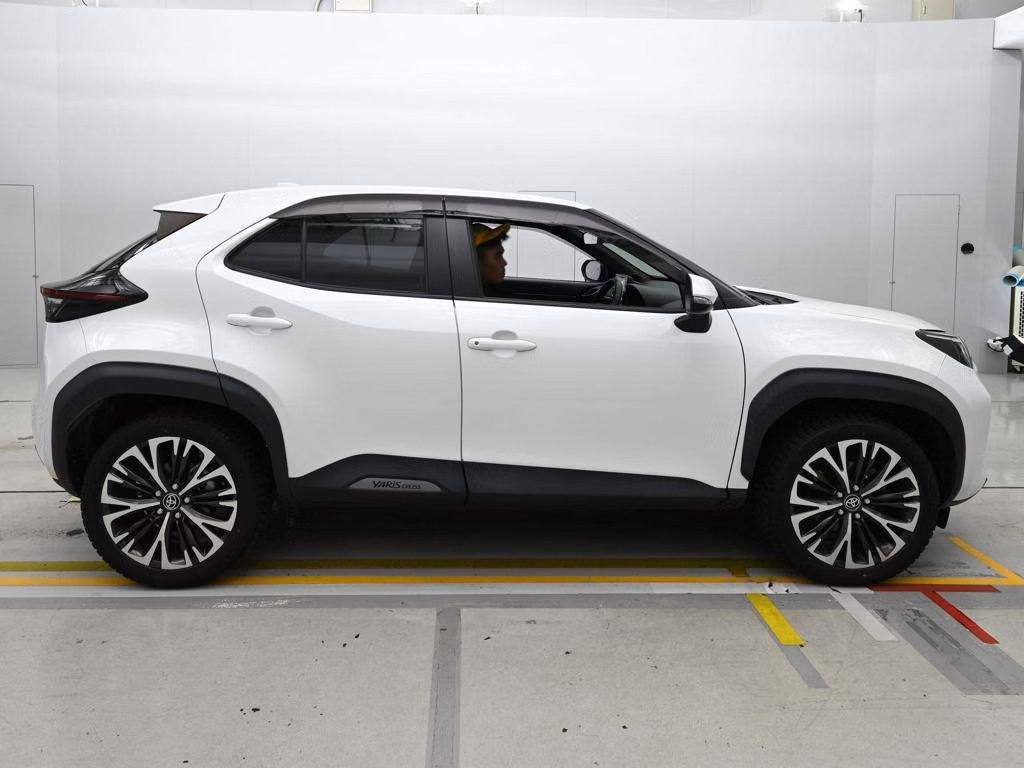 TOYOTA YARIS CROSS